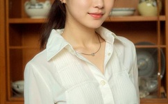 两领导在车上吃我的奶